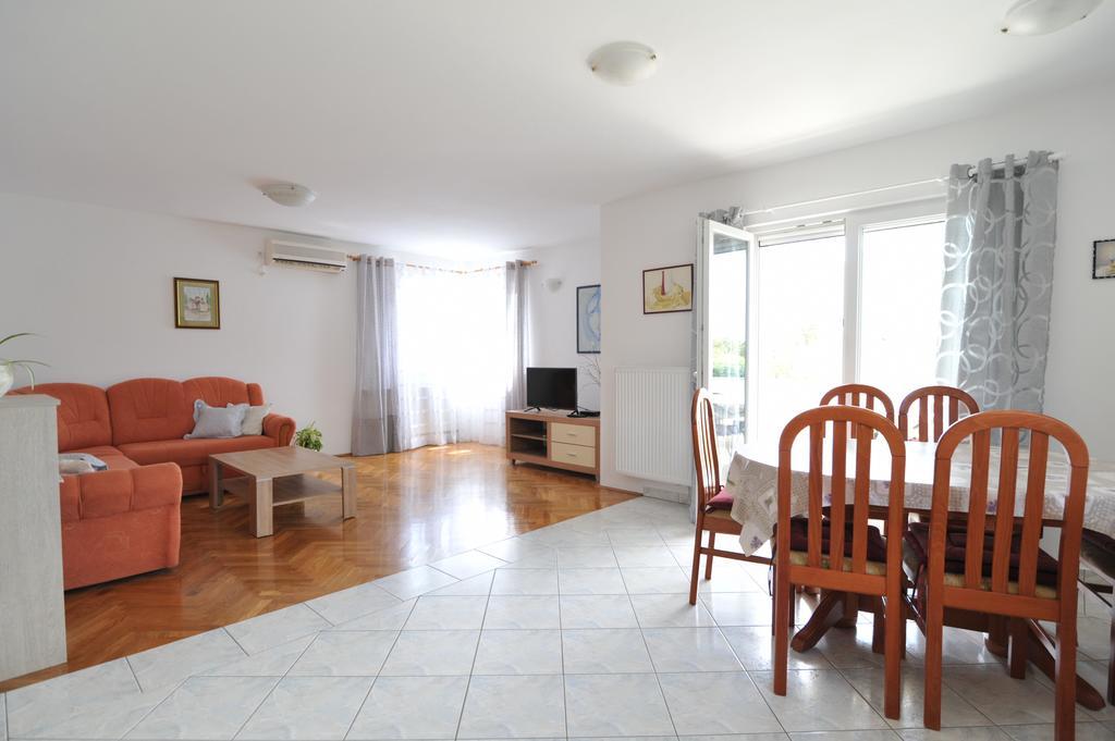 Apartments Luna Петркане Екстериор снимка